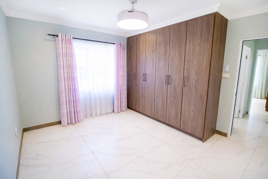 4 Bedroom Property for Sale in Wavecrest Eastern Cape